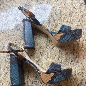 Vince Camuto Chastin Platform Sandal